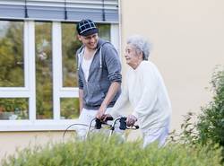 Auszubildender in der Altenhilfe des Badischen Landesvereins für Innere Mission